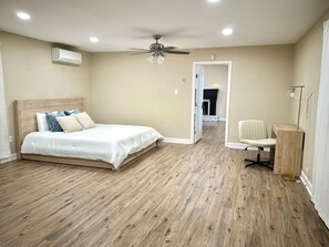 5 Schlafzimmer, Schreibtisch, Bügeleisen/Bügelbrett, kostenloses WLAN