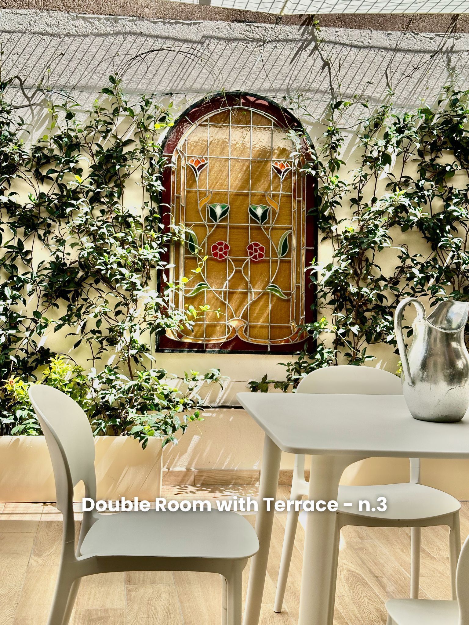 Doppelzimmer, Blick auf den Innenhof | Terrasse/Patio