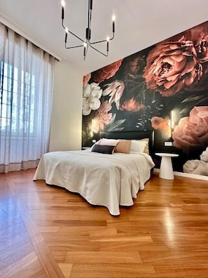 Deluxe Double Room, City View | Minibar, desk, blackout curtains, iron/ironing board - Vacanze Romane Suite 7 Languages (Rome)