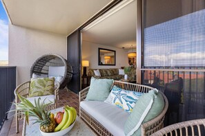 Terrace/patio - Ocean View One Bedroom Kaanapali Shores 826 (Lahaina)