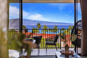 Interior - Ocean View One Bedroom Kaanapali Shores 826 (Lahaina)