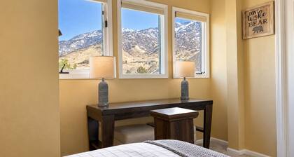 Luxury Home Cottonwood Ski Retreat - Hot Tub & Mountain Views + 4 Ski Resorts