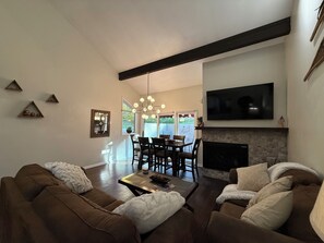 TV, fireplace