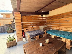 Property grounds - Apartament amb llar de foc, 10 m. de la platja EC (Ventalló)