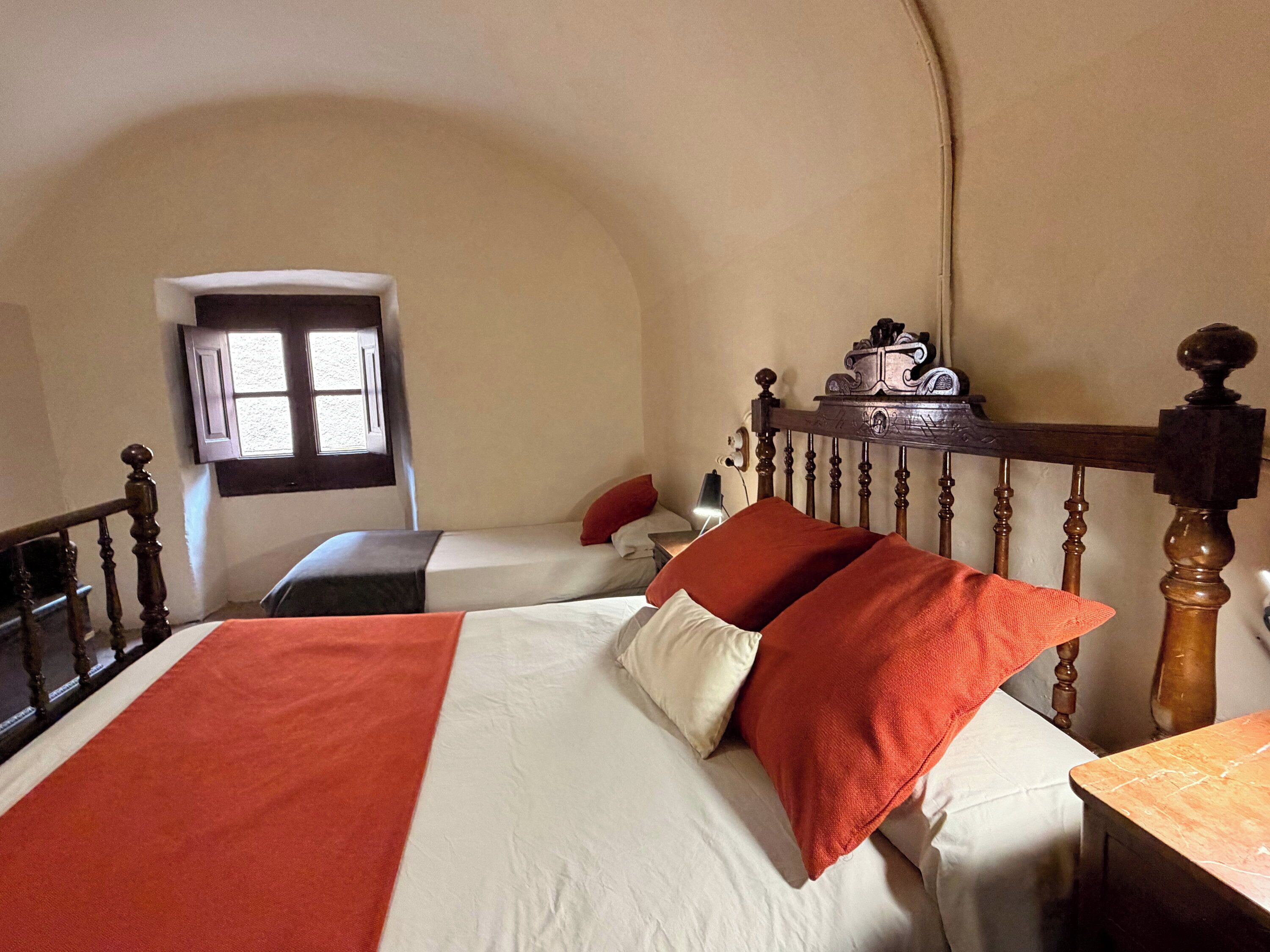 3 slaapkamers, een strijkplank/strijkijzer, wifi, beddengoed