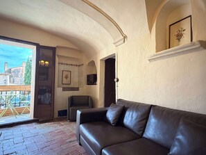 Televisie en een open haard