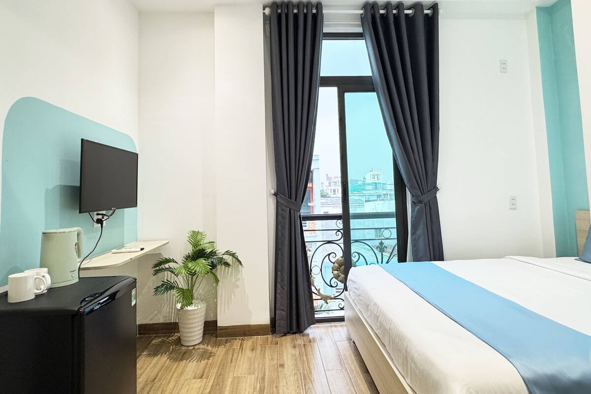 Phòng Suite Cao cấp, ban công, quang cảnh thành phố | Tủ lạnh nhỏ