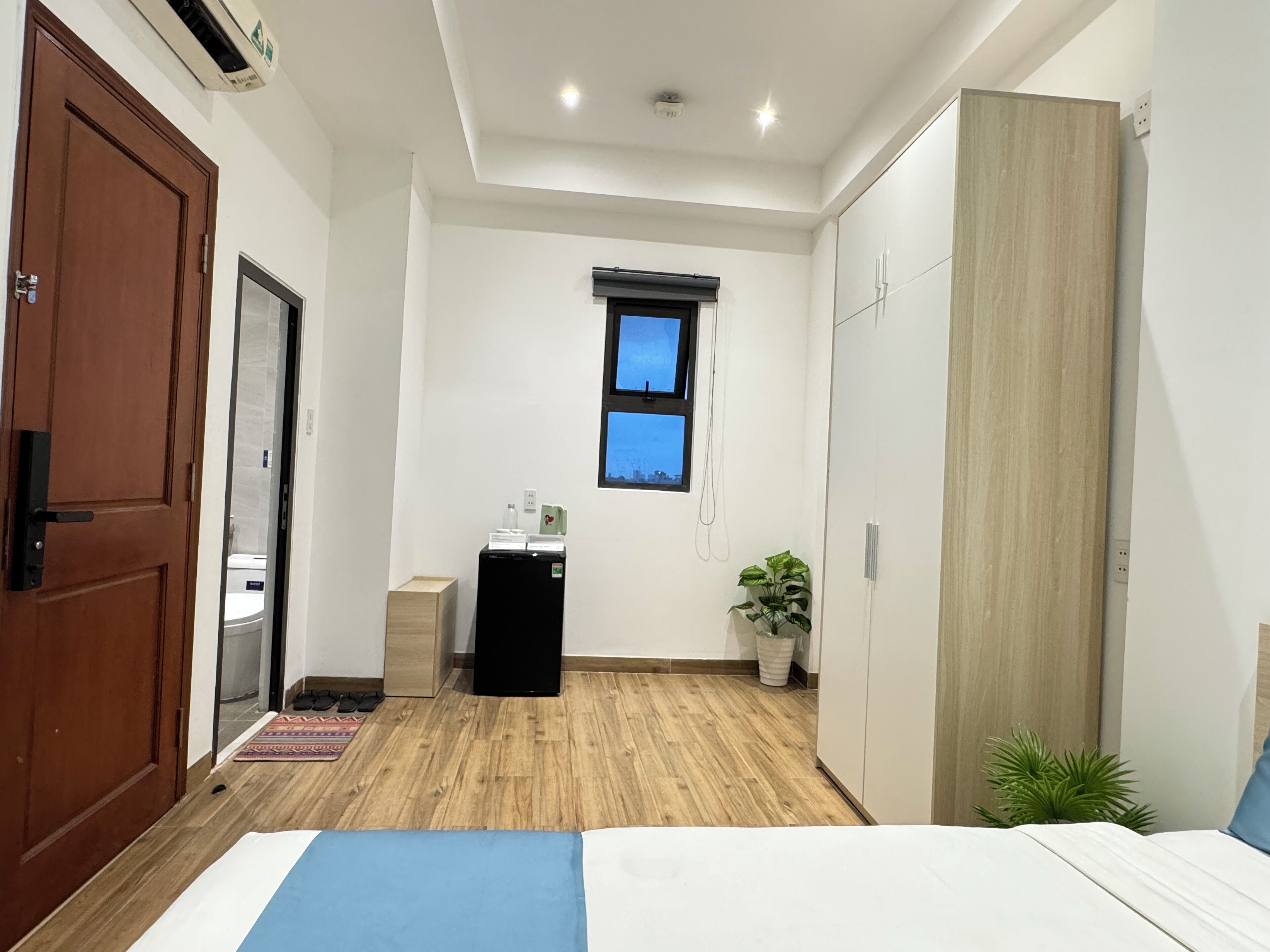 Iron/ironing board, free WiFi