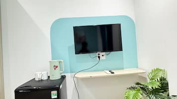 奢華套房, 陽台, 城市景觀 | 電視