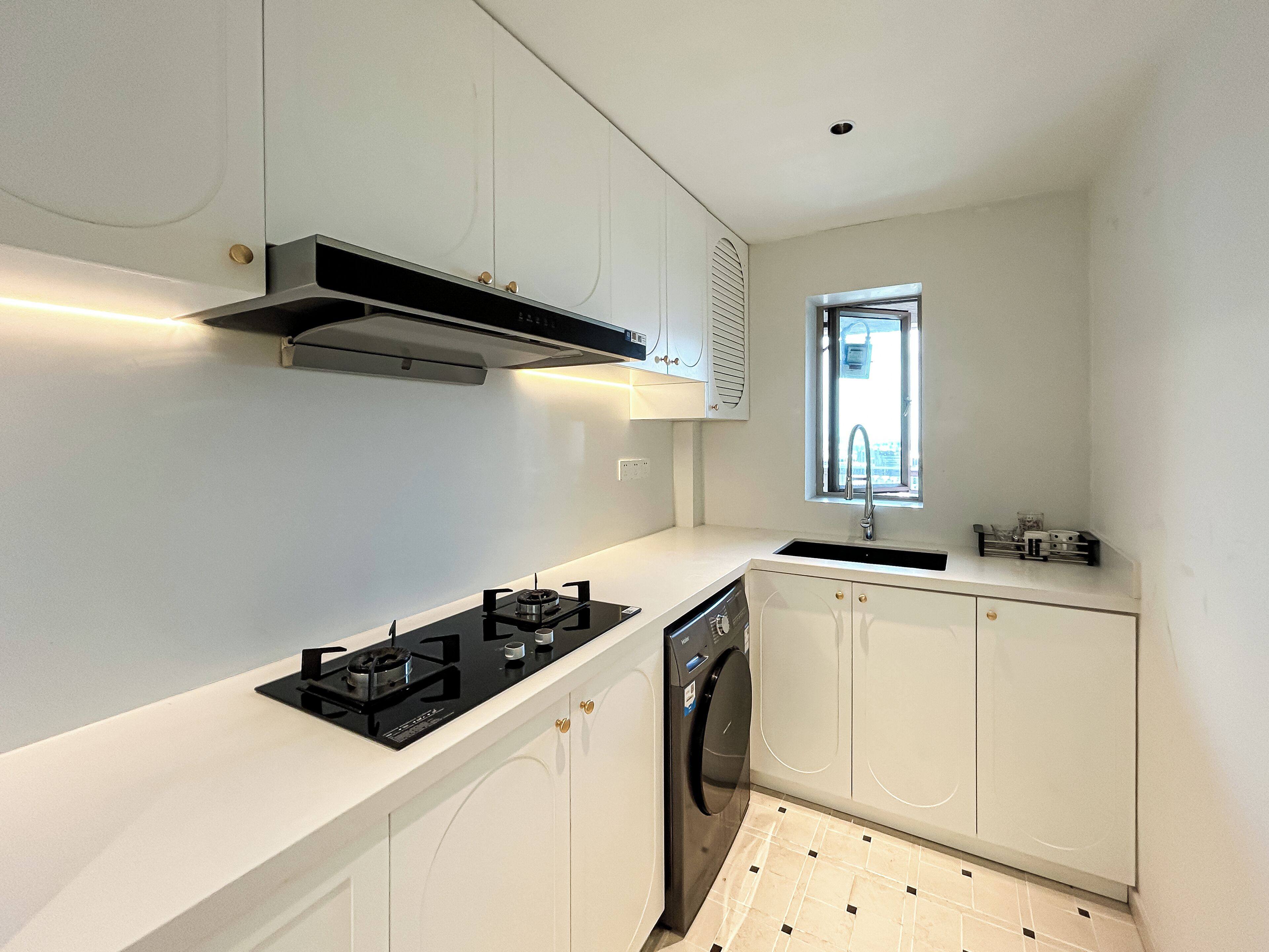 Family Suite, 2 Bedrooms, City View | Private kitchenette | Cleaning supplies, paper towels