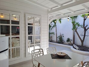 Outdoor dining - The Colibri, Orient Bay, Private Jacuzzi (ST MARTIN)