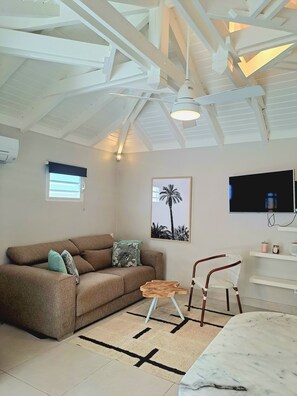 Smart TV - The Colibri, Orient Bay, Private Jacuzzi (ST MARTIN)