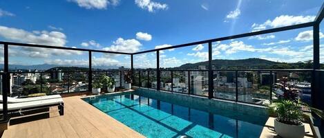 Classic Studio | Pool