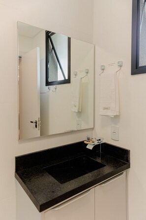 Bathroom - Studio H Residencial Flipchave STH000 (Joinville)