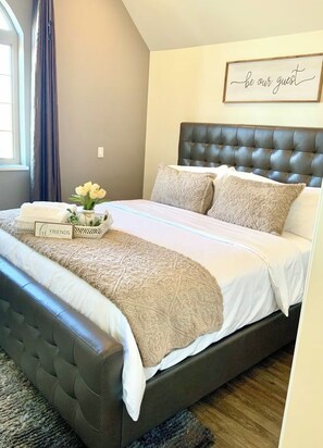 1 bedroom, iron/ironing board, WiFi, bed sheets - The Sky Casita Suite Peaceful Country Views (Delta)