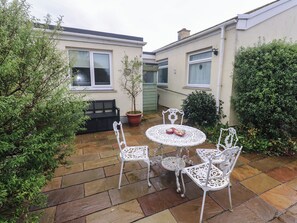 Outdoor dining - Sea Whispers (Marazion)