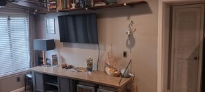 Interior - 2-bedroom condo in wonderful Isle of Palms with AC
Beach and Pier access (Isle of Palms)