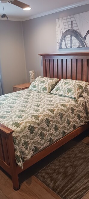 2 bedrooms, iron/ironing board, WiFi, bed sheets - 2-bedroom condo in wonderful Isle of Palms with AC
Beach and Pier access (Isle of Palms)