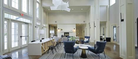 المنشأة من الداخل