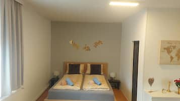 1 bedroom, iron/ironing board, travel cot, free WiFi