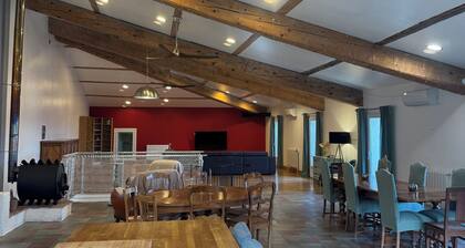 A large, luxurious home, ideal for large families and friends!