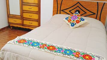 Fer et planche Ă repasser, Wi-Fi gratuit, draps fournis