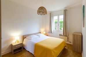 2 bedrooms, iron/ironing board, free WiFi, bed sheets - La Maison de Reta - Avec piscine privée (Rouffignac-Saint-Cernin-de-Reilhac)