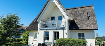 Quaint 4-bedroom villa in Glowe perfect for relaxing getaways