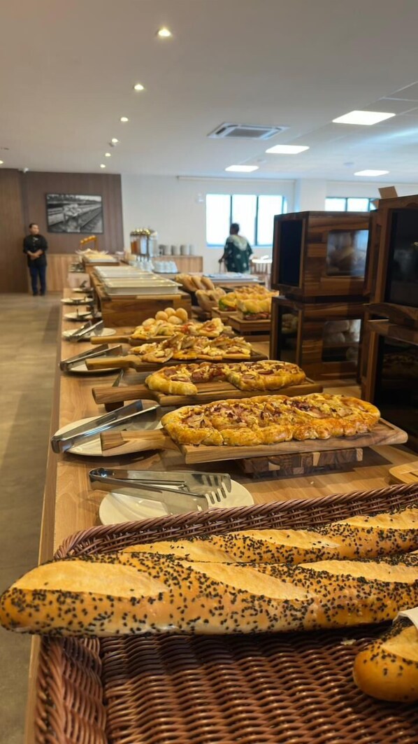 Free daily buffet breakfast - Hotel Vila Cop (Belém)