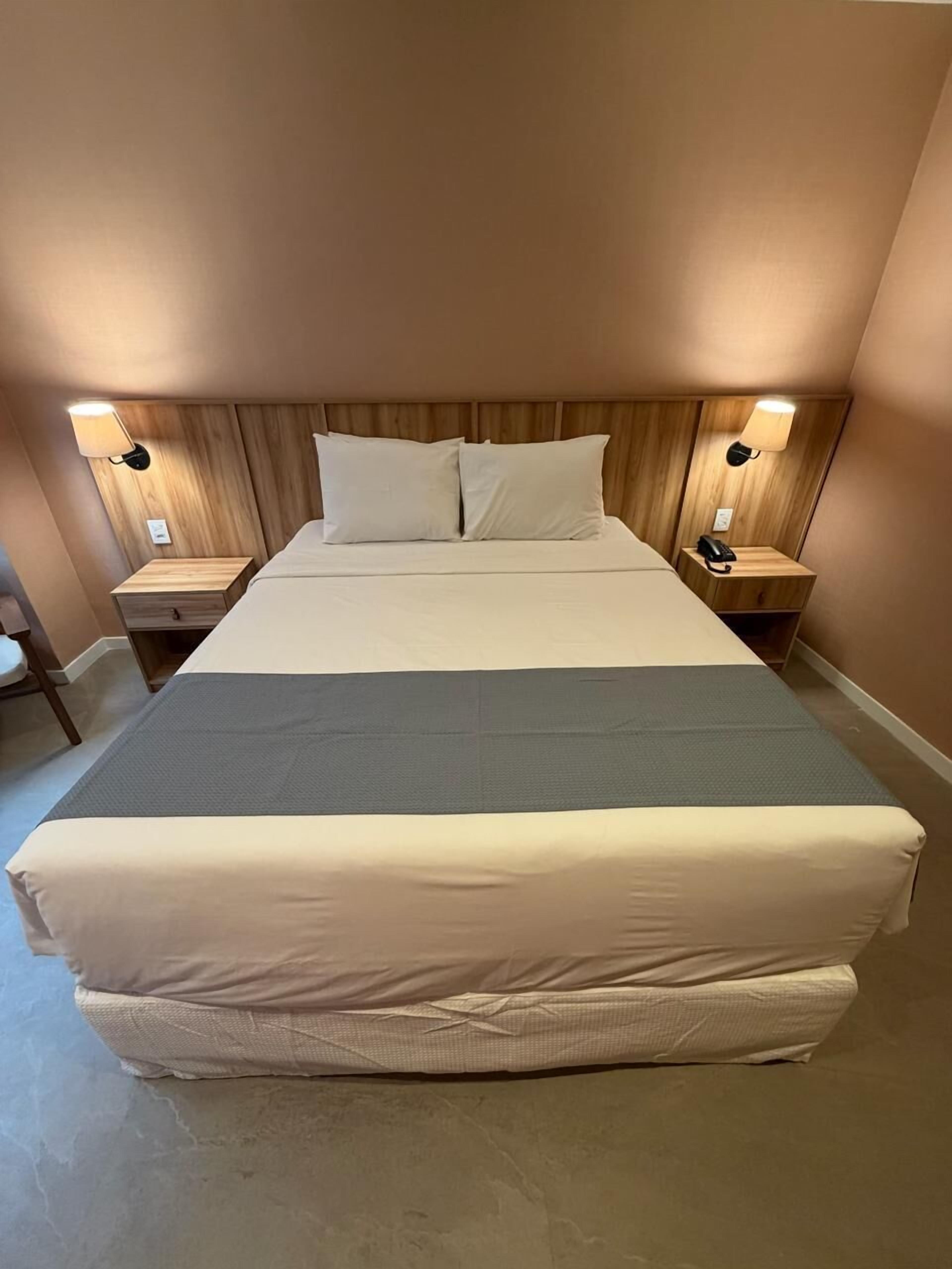 高级房, 1 张大床, 无障碍, 无烟房 | 客房内保险箱、隔音、免费 WiFi