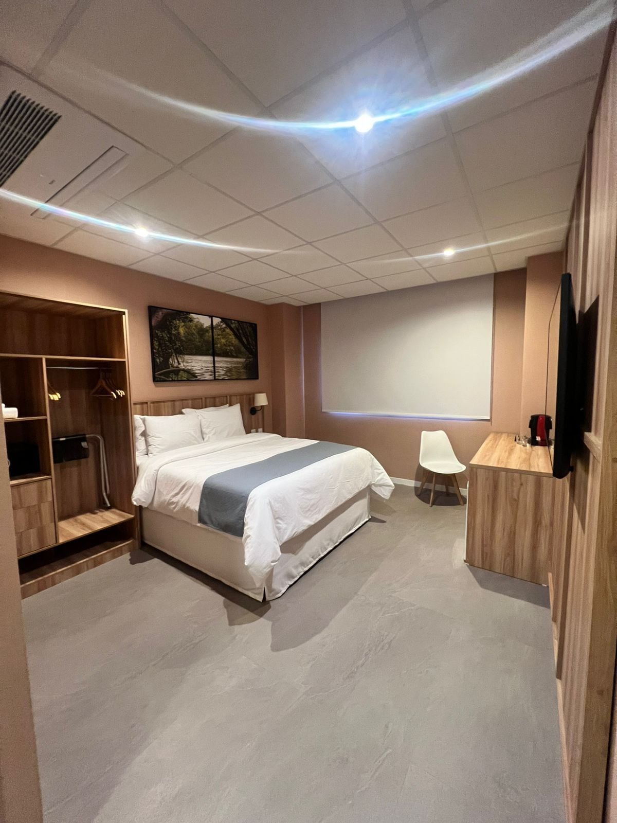 In-room safe, soundproofing, free WiFi