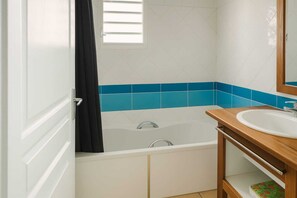 Hair dryer, towels - Apartment with sea and pool view (Le Gosier)