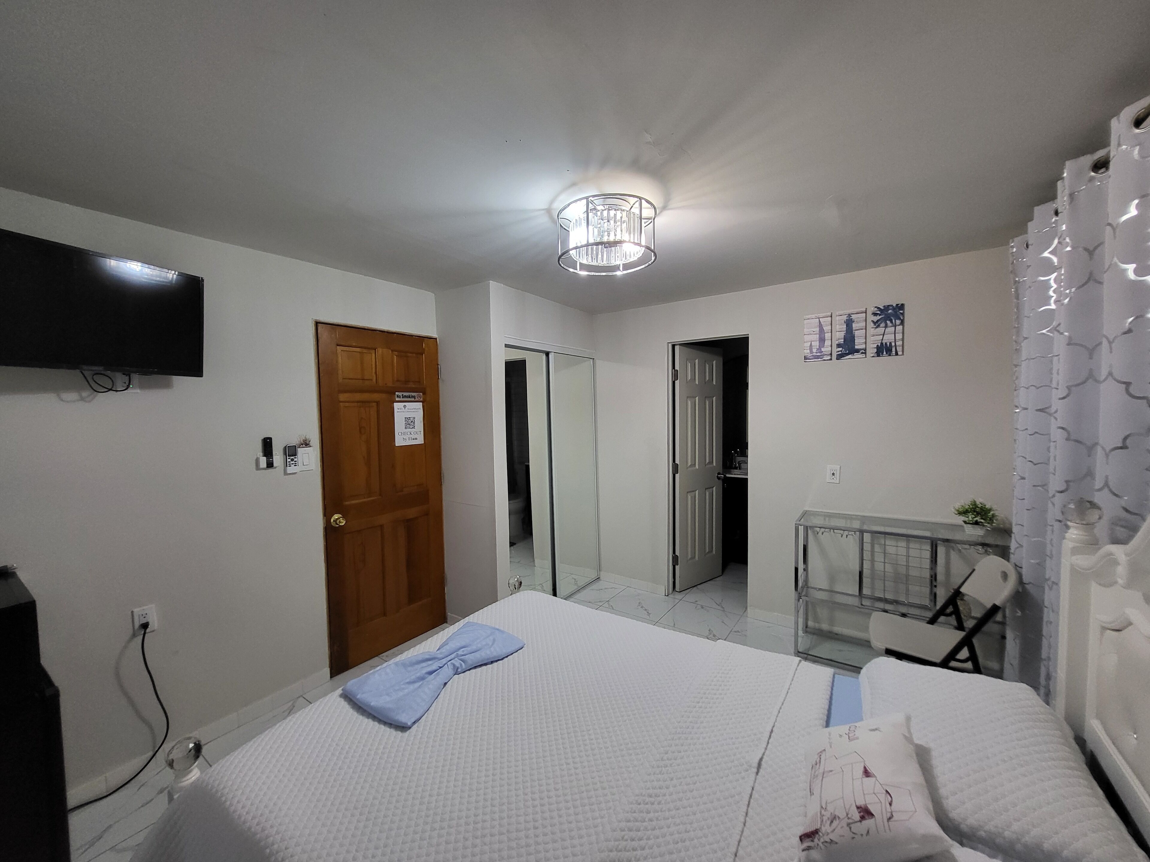 1 camera, Wi-Fi, lenzuola