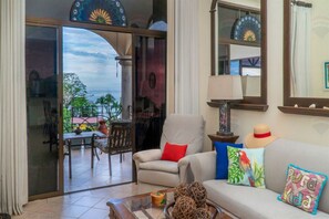 TV - Sunrise Tamarindo Penthouse 40 (Tamarindo)