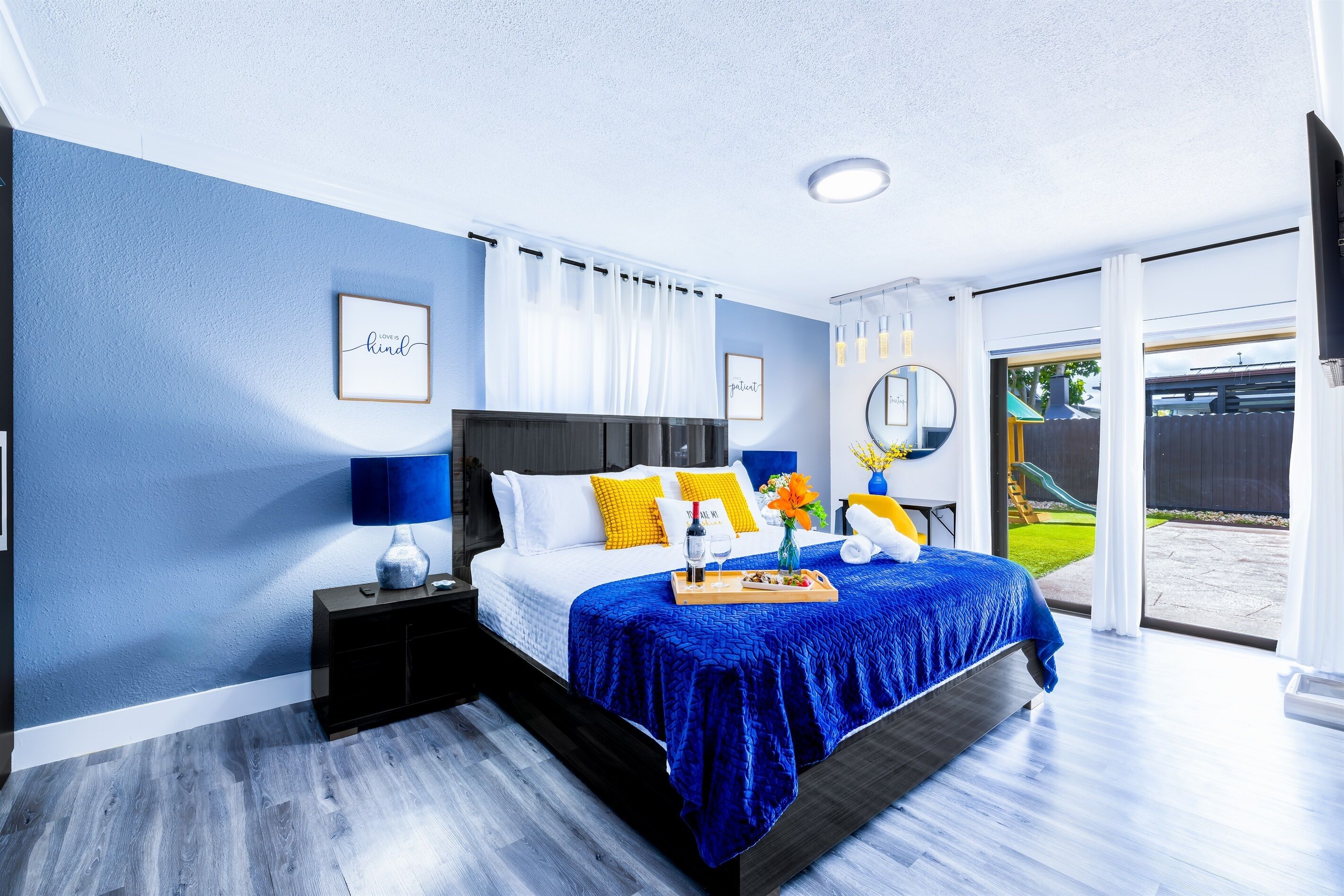 4 bedrooms, in-room safe, desk, iron/ironing board