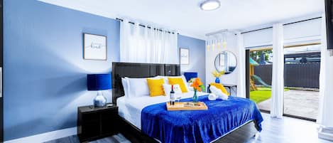 4 bedrooms, in-room safe, desk, iron/ironing board