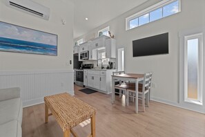 TV - Cozy Coastal Cottage #61 (North Myrtle Beach)