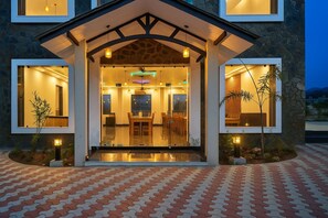 واجهة المنشأة