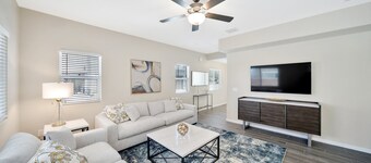 Spacious 3BR/Loft house in marvelous Northwest Tucson with 2 car garage