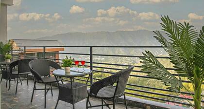 Serene 3-bedroom apartment with AC in charming Dharampur in floor 8