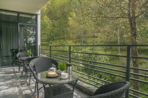 تناول الطعام بالخارج