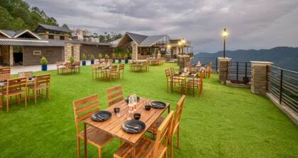 3-bedroom apartment in tranquil Dharampur with cool AC breeze in floor 3