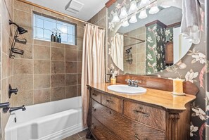 Towels, toilet paper