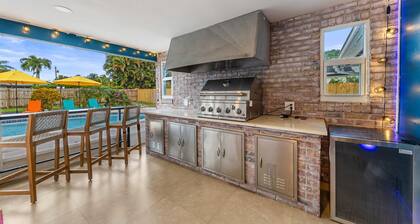 Spacious Outdoor Tikki + TV, Heated Pool & Game Room