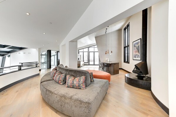 Estudio (6 Bedrooms) | Servicio de la propiedad