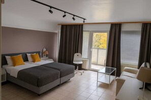 Desk, laptop workspace, free WiFi