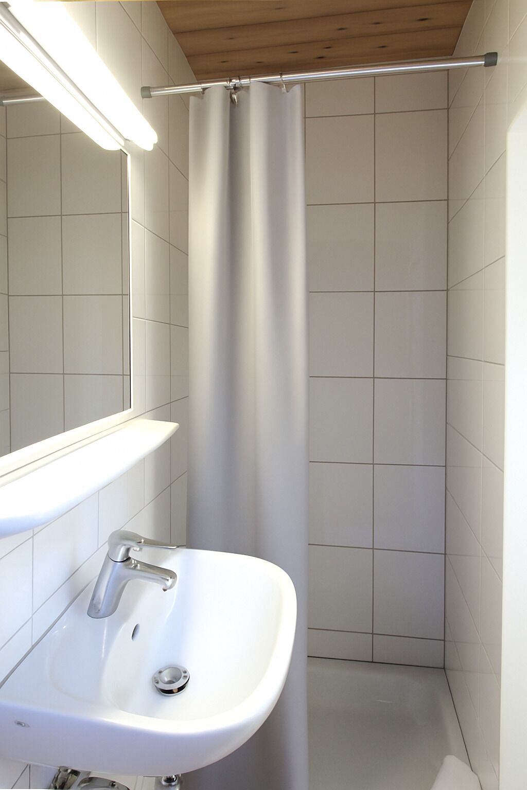 Classic-Einzelzimmer | Badezimmer | Dusche, Haartrockner, Handtücher, Seife