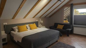 مكتب ومساحة عمل للكمبيوتر المحمول وواي فاي مجانًا