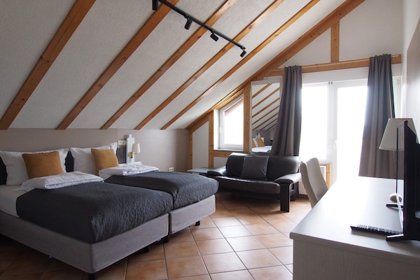 Deluxe Double or Twin Room, Balcony