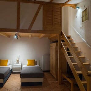 Bàn, khu vực làm việc phù hợp cho laptop 